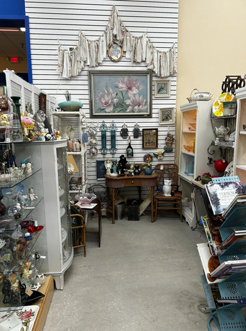 Antiques and collectibles inside Paradise Vintage Market